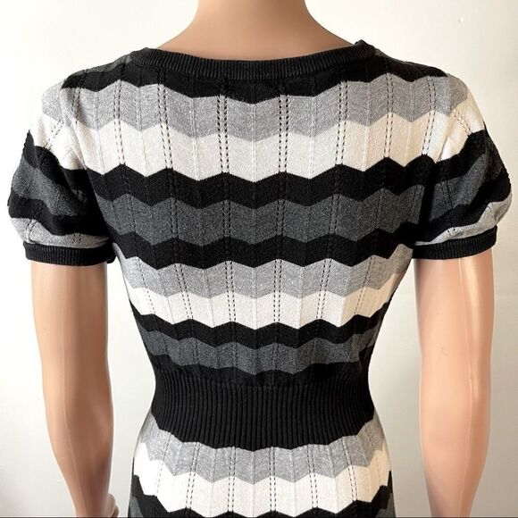 H&M Striped Knit Dress SMALL - Picture 8 of 16